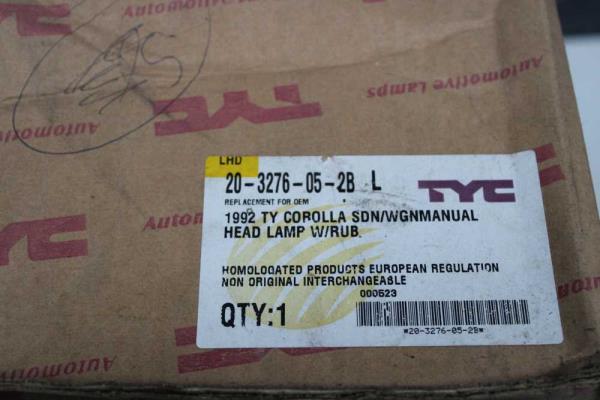 PHARE GAUCHE TOYOTA - Vue 3